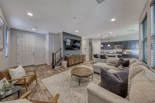 7543 Whitman Colonial Street, Las Vegas, NV 89166