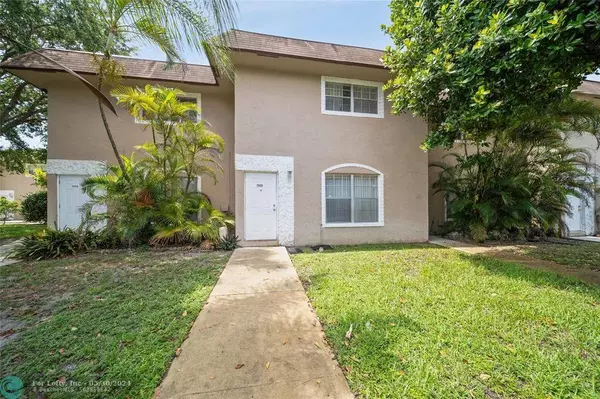 7926 Kimberly Blvd #202, North Lauderdale, FL 33068