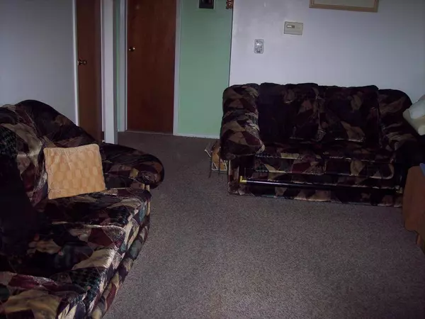 1105 Dill Ave, Linden City, NJ 07036