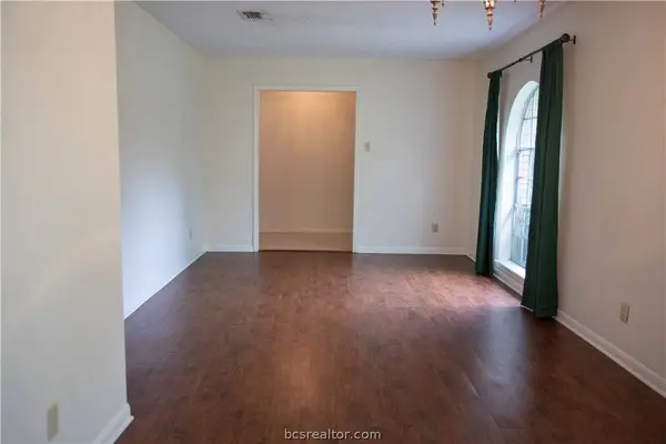 2720 Normand CIR, College Station, TX 77845