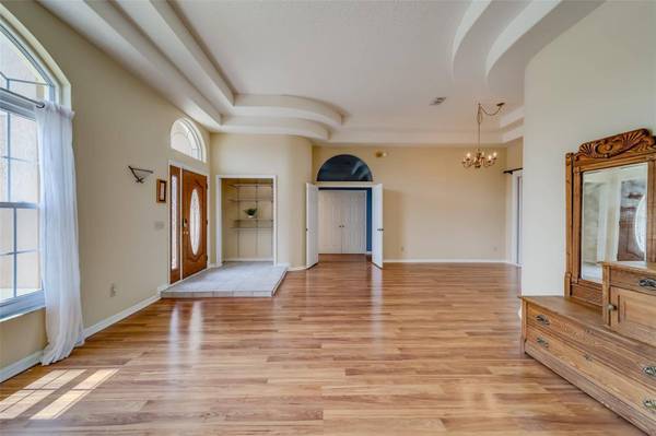 3930 YELLOW FINCH LN, Lutz, FL 33558