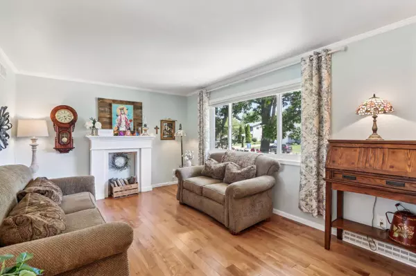 1015 S Holiday Drive, Waunakee, WI 53597