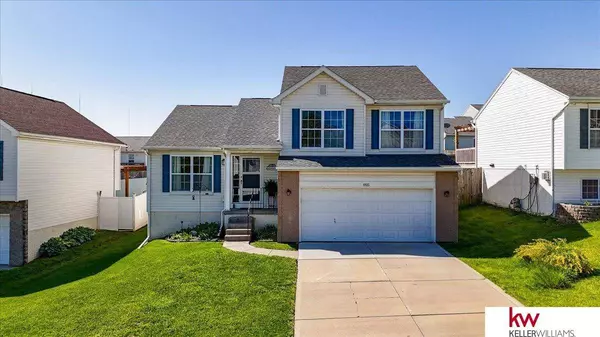 8815 Quest Street, Omaha, NE 68122