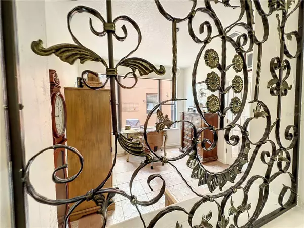 9800 CAROLINE PARK DR, Orlando, FL 32832