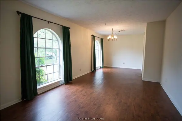 2720 Normand CIR, College Station, TX 77845