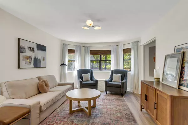 1154 East And West Rd, Charleston, SC 29412