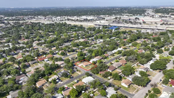 302 LEMUR DR, San Antonio, TX 78213-3424