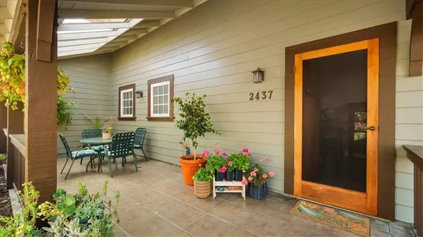 2437 Bradley AVE, Claremont, CA 91711