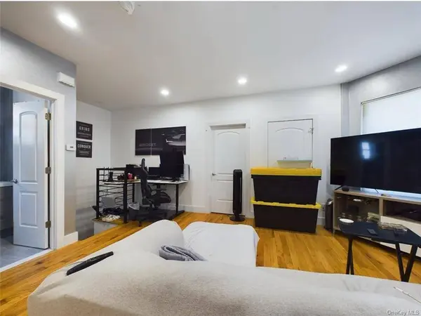 441 S 8th AVE, Mount Vernon, NY 10550