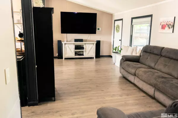 8 Stope Rd, Dayton, NV 89403