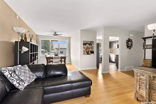 2633 Park STREET, Regina, SK S4N 2H3