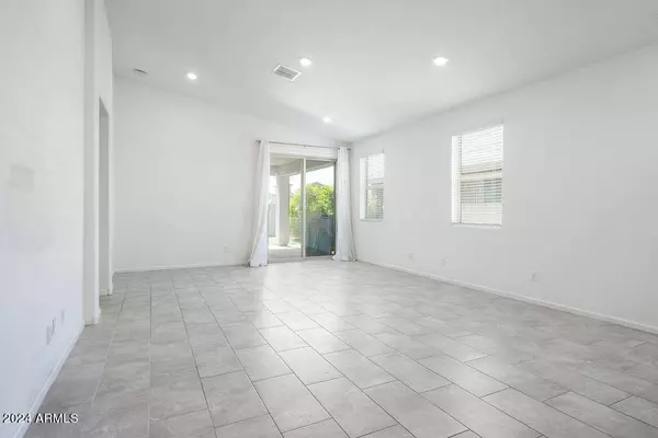 6322 S 34TH Lane, Phoenix, AZ 85041