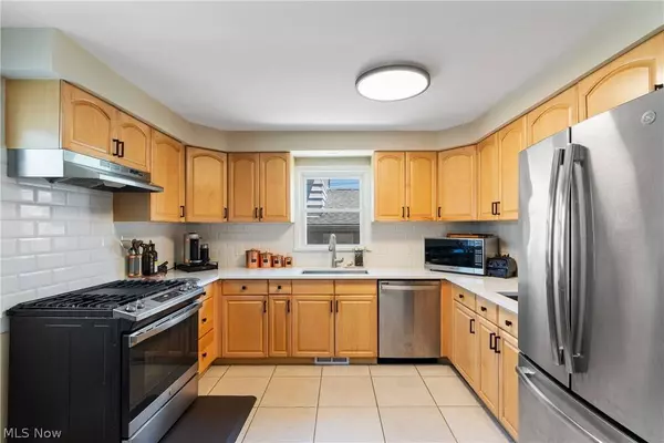 4503 Groveland RD, University Heights, OH 44118