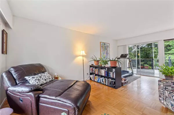 1207 Thunderbird Dr, Nanaimo, BC V9S 2P4