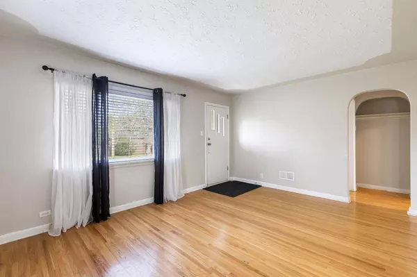 531 29 ST NW, Calgary, AB T2N 2T4