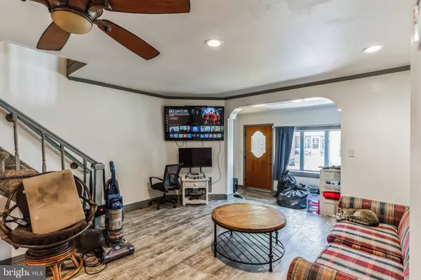 2841 GILLINGHAM ST, Philadelphia, PA 19137