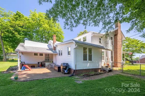 710 North Main AVE, Newton, NC 28658