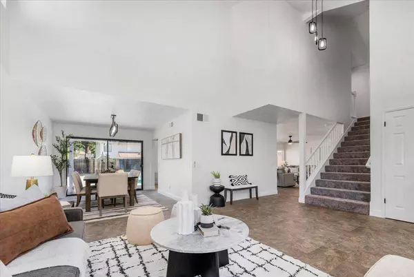 4074 W menlo Avenue, Fresno, CA 93722