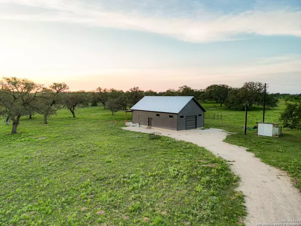 5824 FM 2504, Poteet, TX 78065