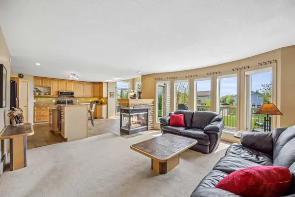 146 Crystalridge DR, Okotoks, AB T1S 1W3