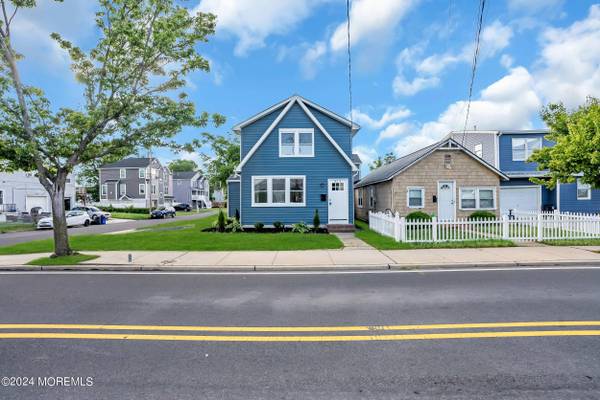 813 Florence Avenue, Union Beach, NJ 07735