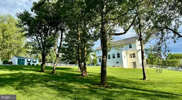 35 ROLLING MEADOWS DR, Harpers Ferry, WV 25425