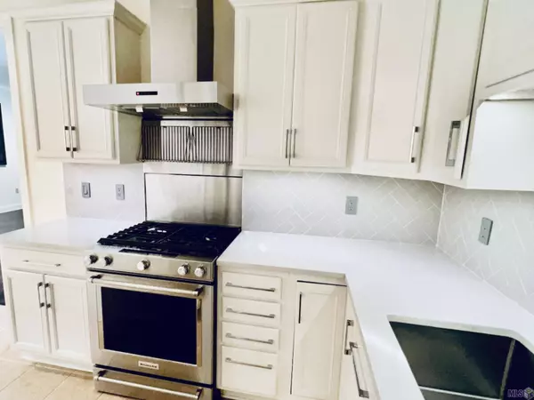 9124 OLD HAMMOND HWY #4, Baton Rouge, LA 70809