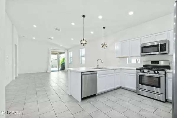 6322 S 34TH Lane, Phoenix, AZ 85041