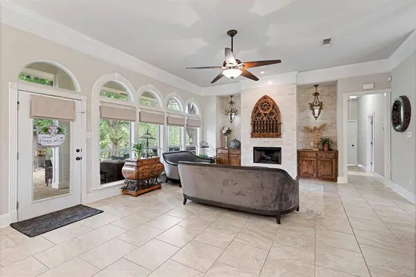 409 Carlin Road, Mansfield, TX 76063