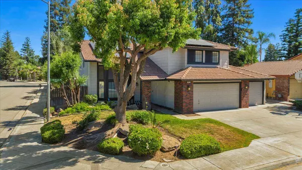 4074 W menlo Avenue, Fresno, CA 93722