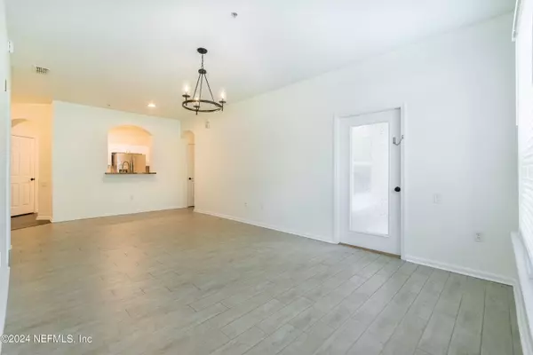 10550 BAYMEADOWS RD #820, Jacksonville, FL 32256