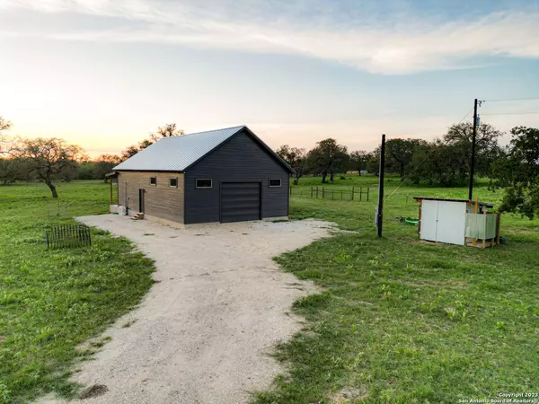 5824 FM 2504, Poteet, TX 78065