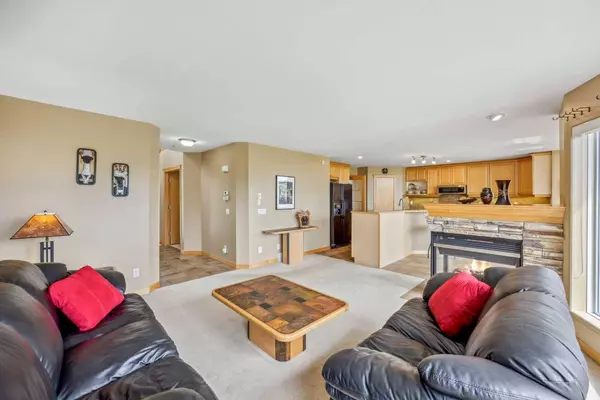 146 Crystalridge DR, Okotoks, AB T1S 1W3