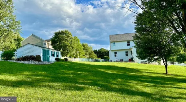 35 ROLLING MEADOWS DR, Harpers Ferry, WV 25425