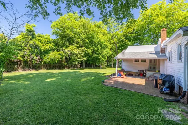 710 North Main AVE, Newton, NC 28658