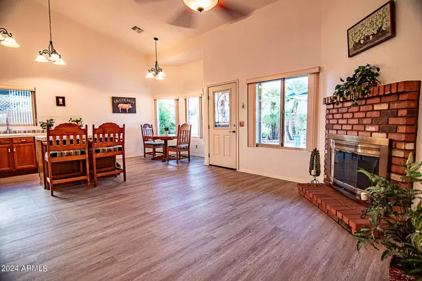 567 W LAREDO Avenue, Gilbert, AZ 85233