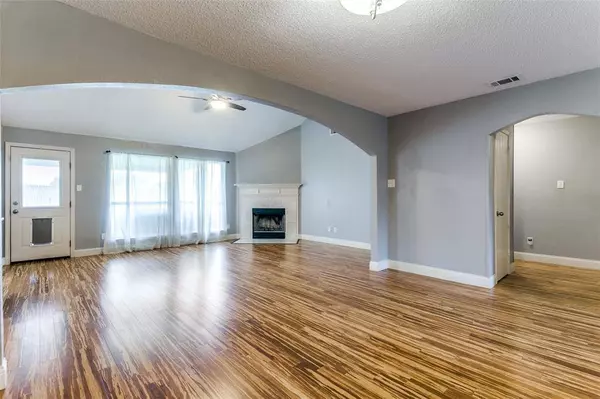 1706 Winter Pass Trail, Arlington, TX 76002