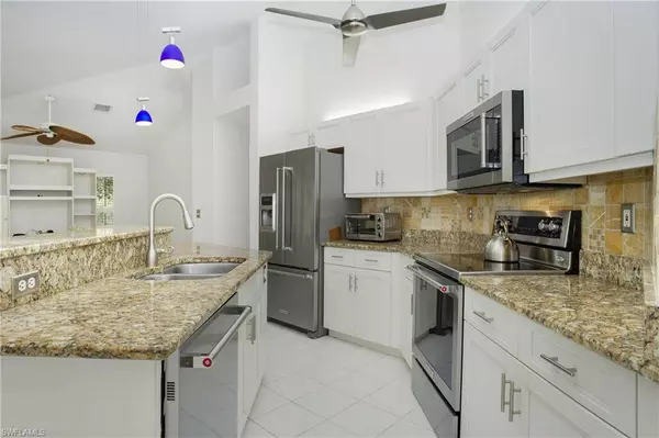 846 Charlemagne BLVD, Naples, FL 34112