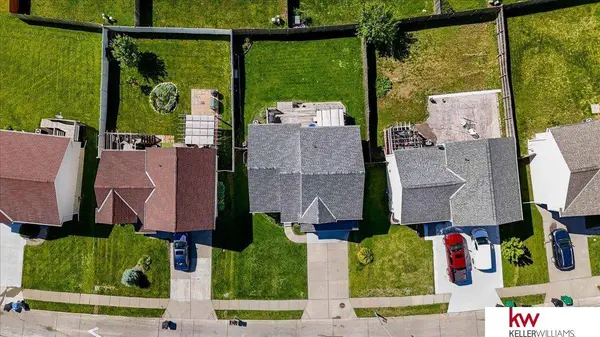 8815 Quest Street, Omaha, NE 68122