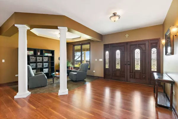 550 Maplewood RD, Somonauk, IL 60552