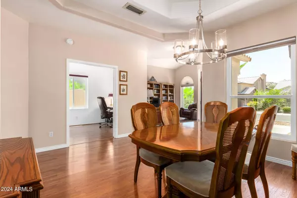 2740 E WINDMERE Drive, Phoenix, AZ 85048