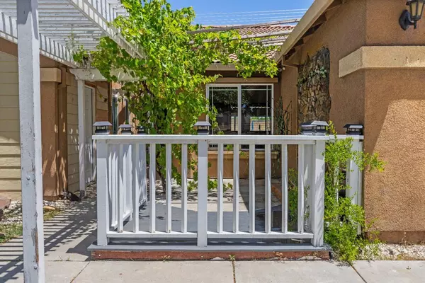 2040 Travesia LN, Ceres, CA 95307