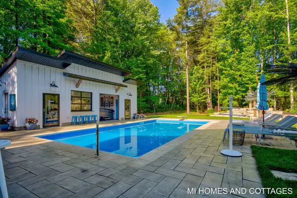 17881 West Spring Lake Road, Spring Lake, MI 49456