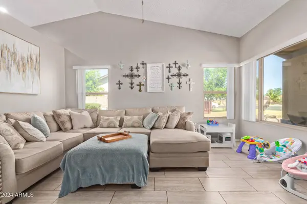 4820 W BUTLER Drive, Chandler, AZ 85226