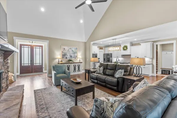 826 Equestrian Dr, Soddy Daisy, TN 37379