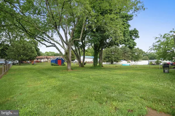 1386 ANDREWS LAKE RD, Felton, DE 19943