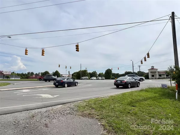 3994 Tom Calloway LN, Hudson, NC 28638