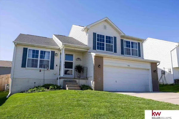 8815 Quest Street, Omaha, NE 68122