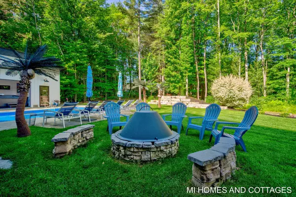 17881 West Spring Lake Road, Spring Lake, MI 49456