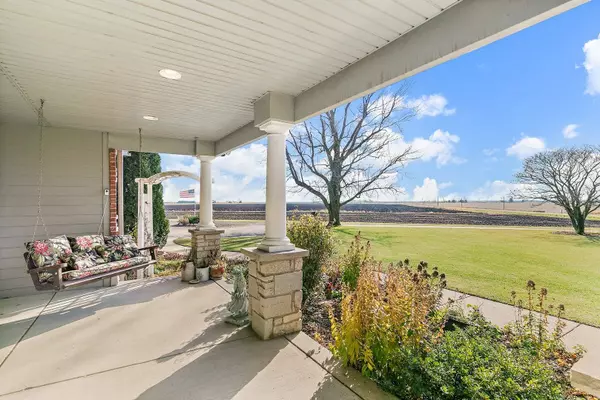 550 Maplewood RD, Somonauk, IL 60552